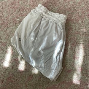 Lululemon Hotty Hot Low-Rise Lined Short 2.5” White
